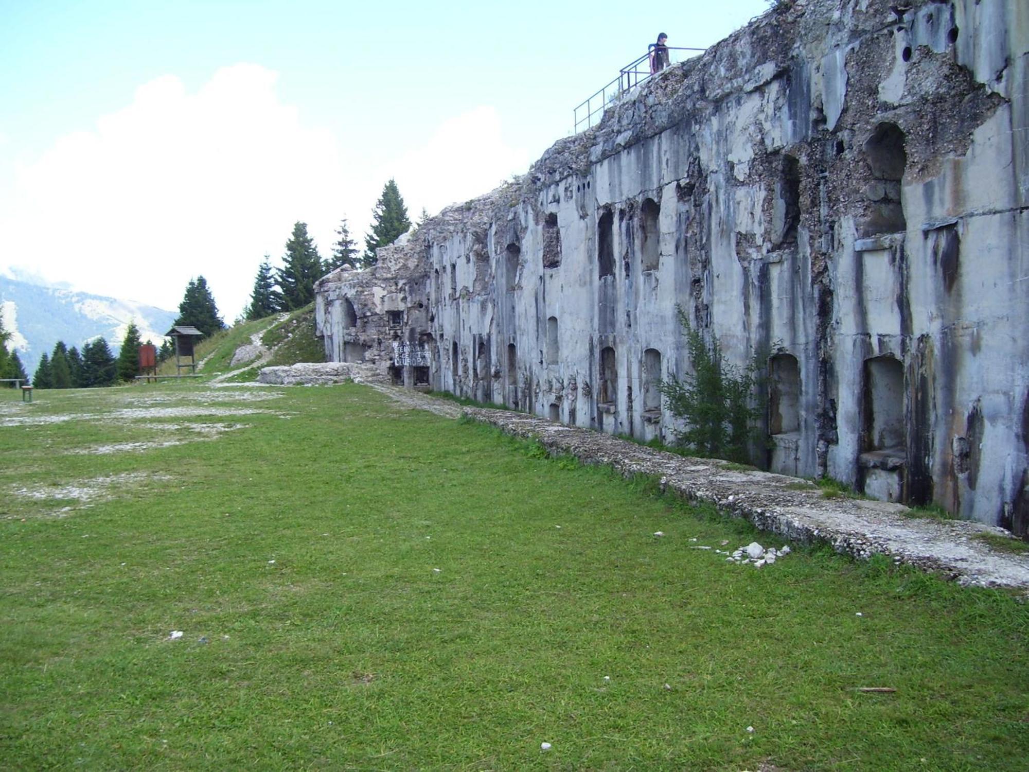 Hotel Due Spade Folgaria Exterior photo