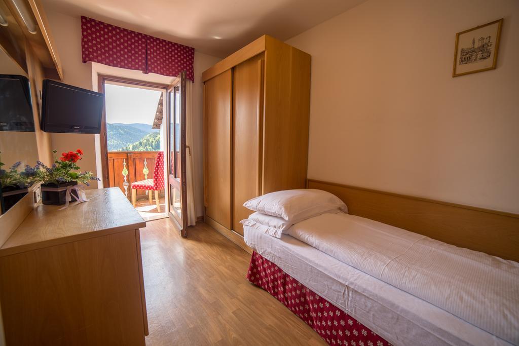 Hotel Due Spade Folgaria Exterior photo